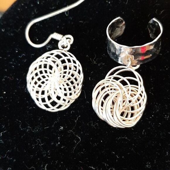 Ear cuff and earring  - Picture 1 of 2